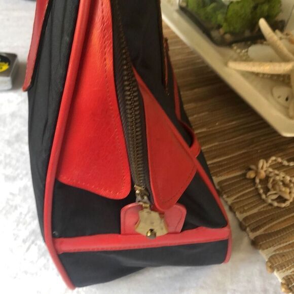 Vintage Lark Nylon and leather travel bag. Stripe trim. - Picture 6 of 10